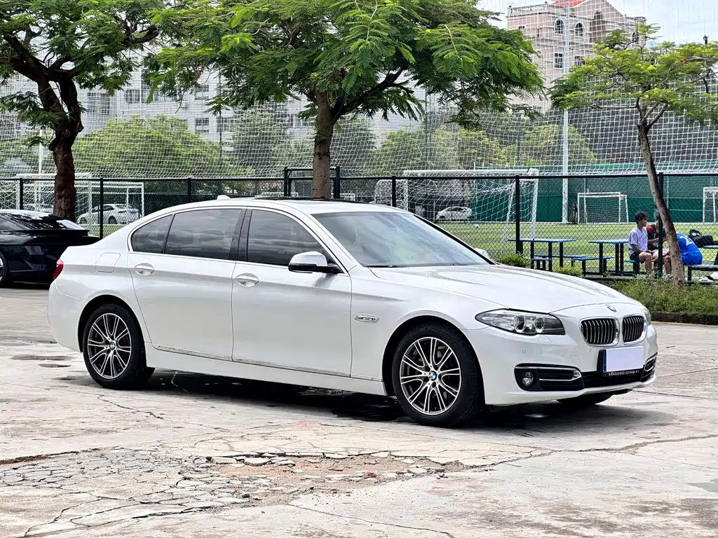 BMW 5 Series — миниатюра 2