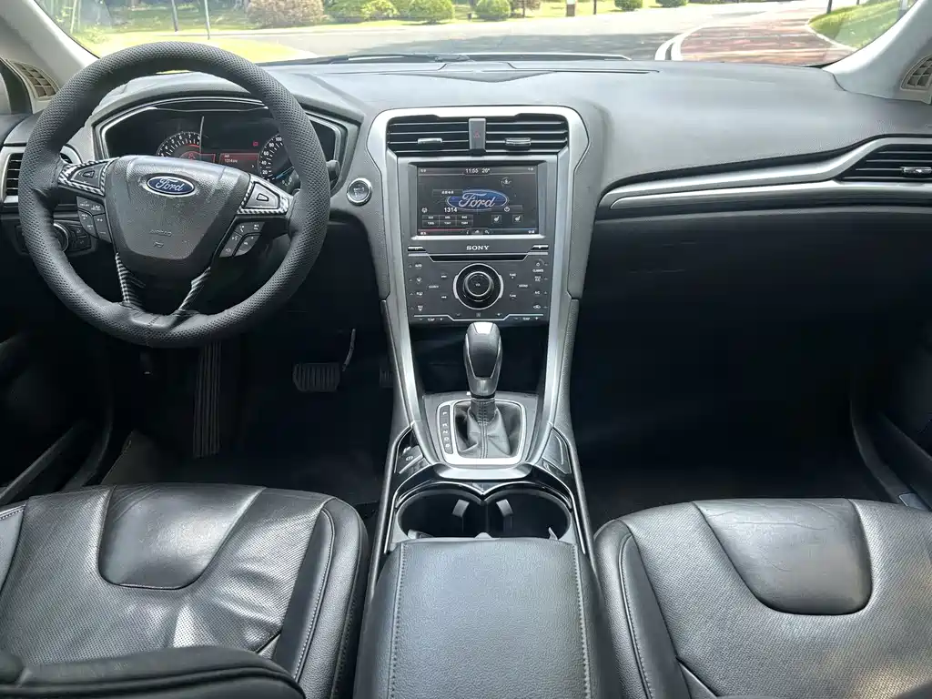 Ford Mondeo — миниатюра 9