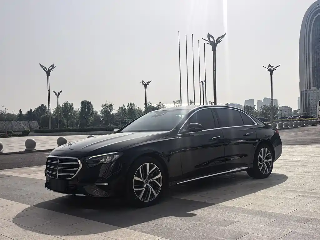 Mercedes-Benz E-Class 2024