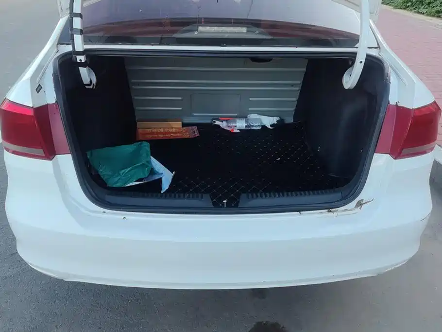 Volkswagen Santana — миниатюра 4