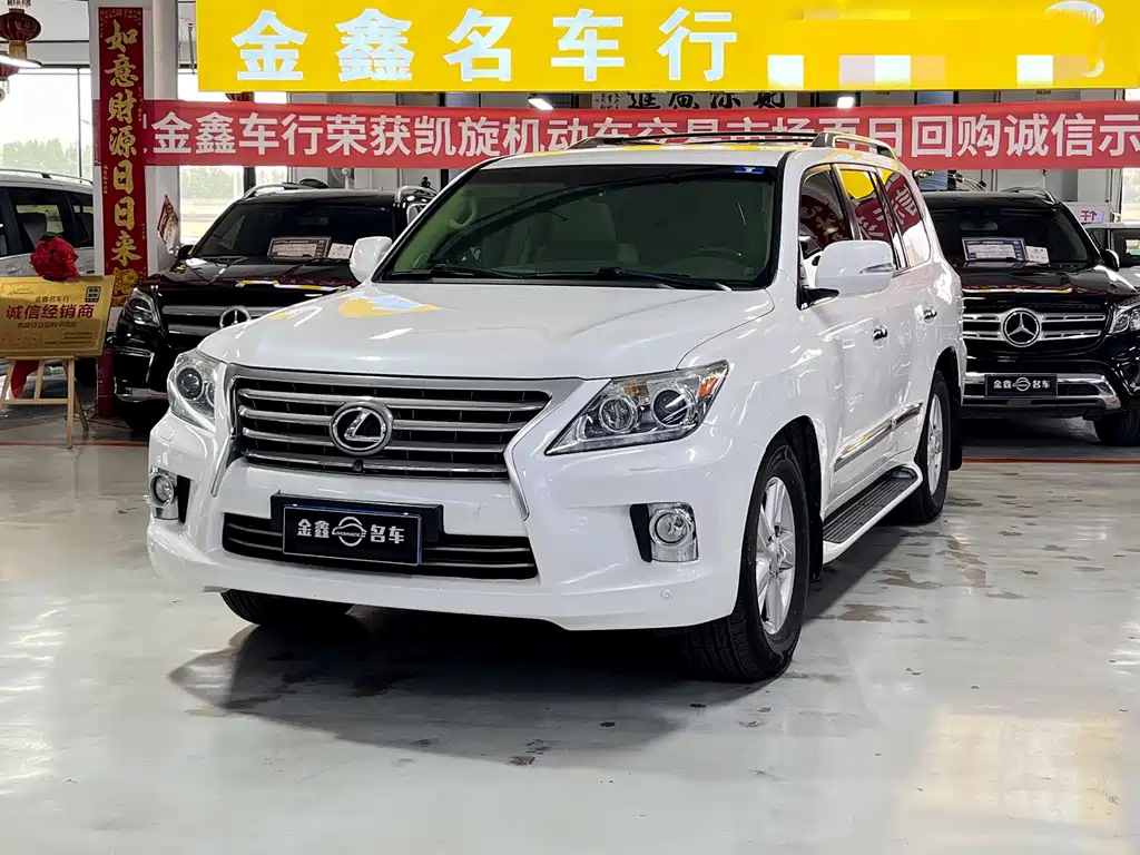 Lexus LX 2012