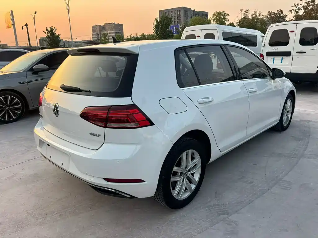 Volkswagen Golf 2019 1.6L AT Comfort V