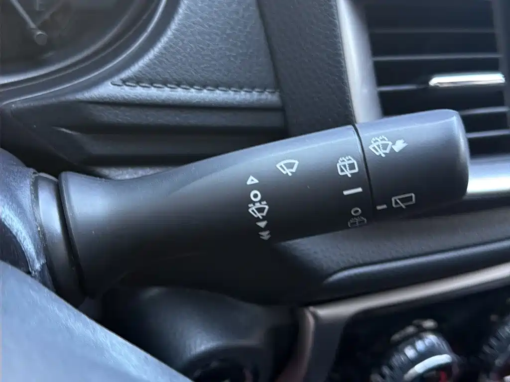 Toyota Yaris L — миниатюра 20