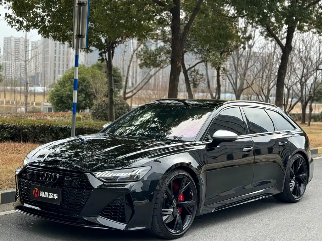 AUDI RS 6