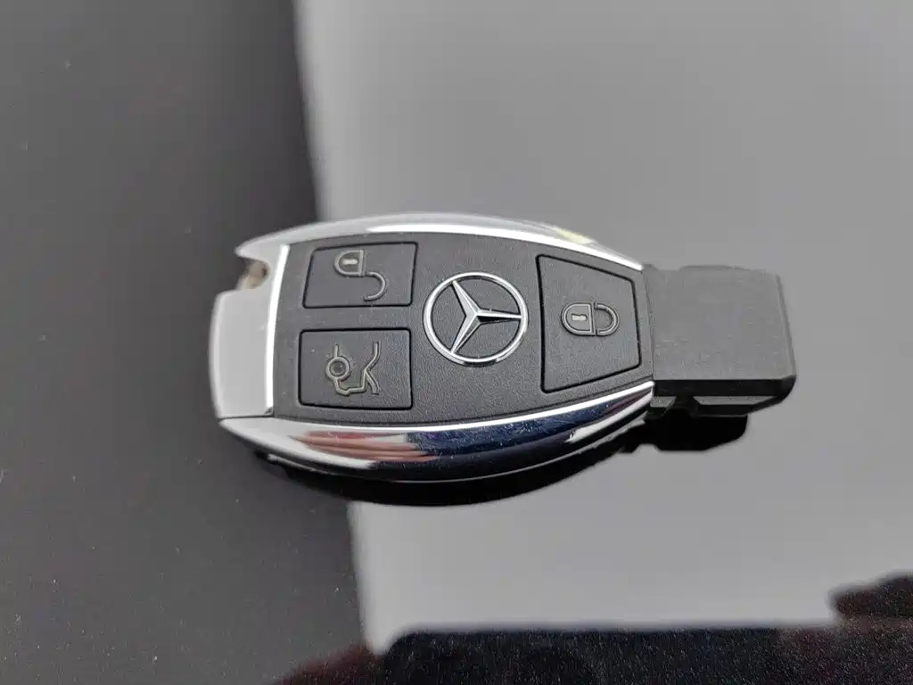 Mercedes-Benz E-Class — миниатюра 19