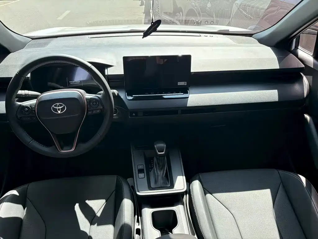 Toyota Corolla Cross — миниатюра 5