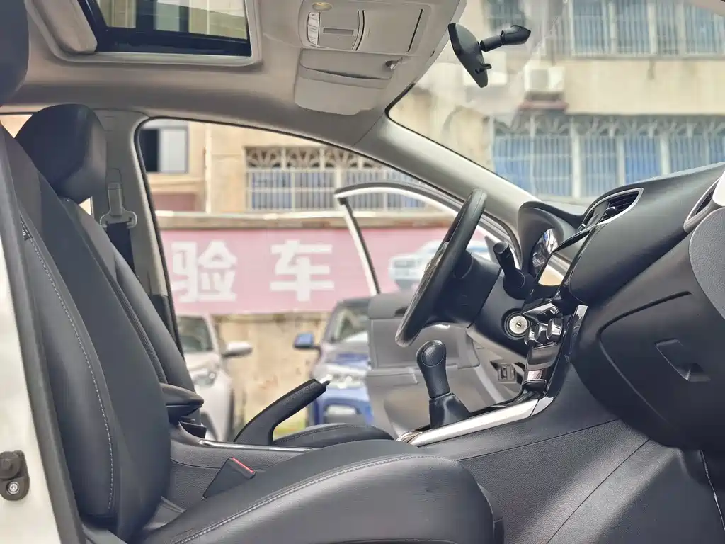 Nissan Sylphy — миниатюра 11