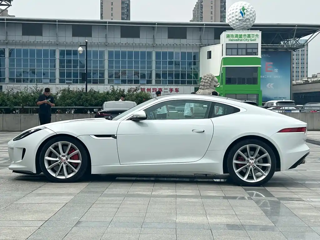 Jaguar F-TYPE — миниатюра 4