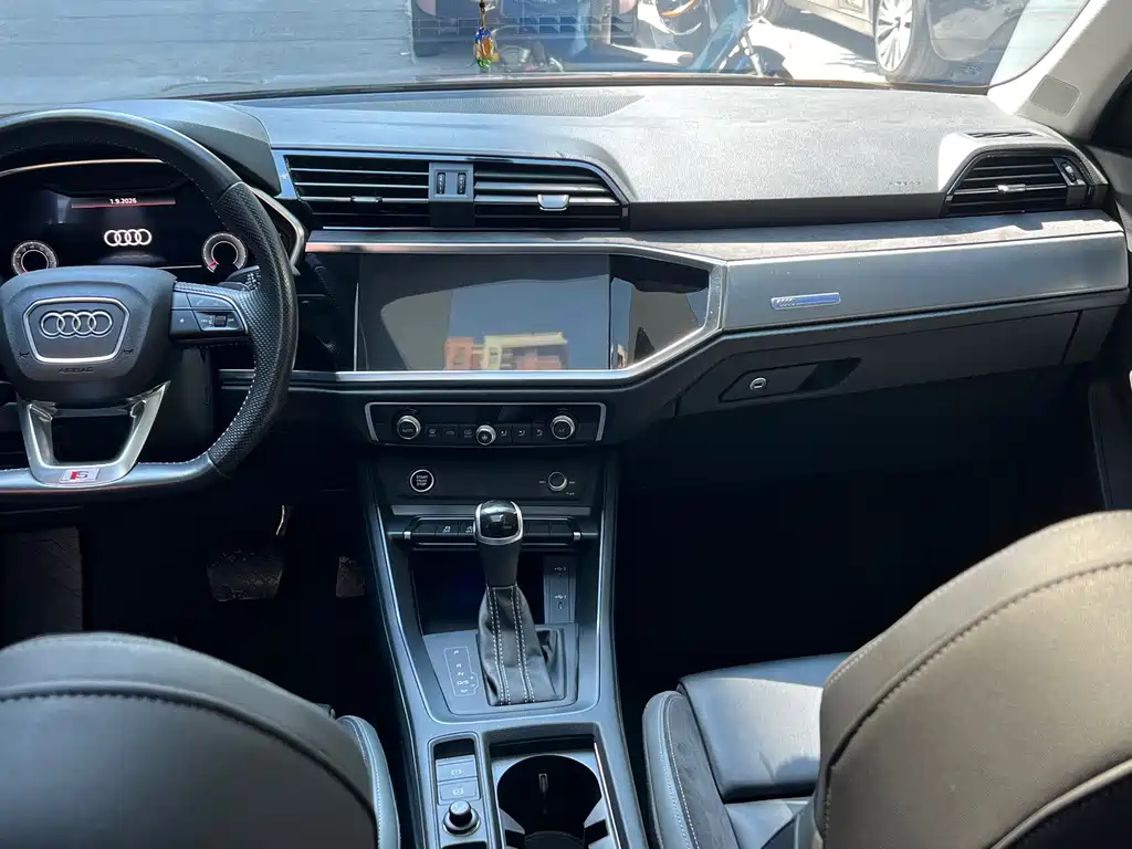 Audi Q3 Sportback — миниатюра 12