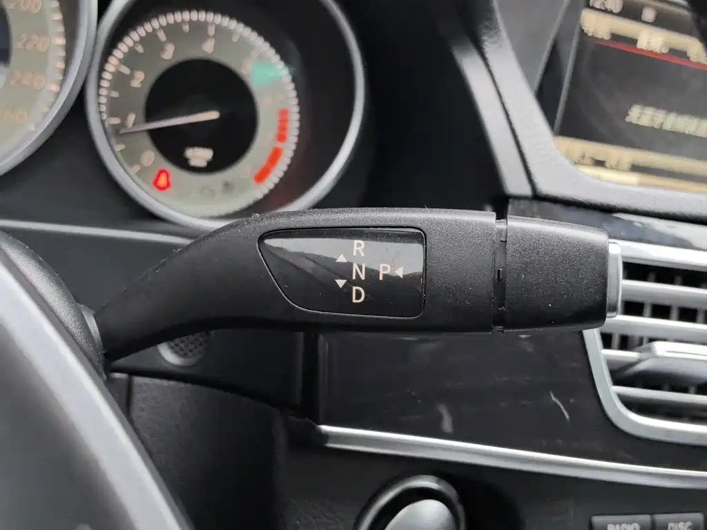 Mercedes-Benz E-Class — миниатюра 13