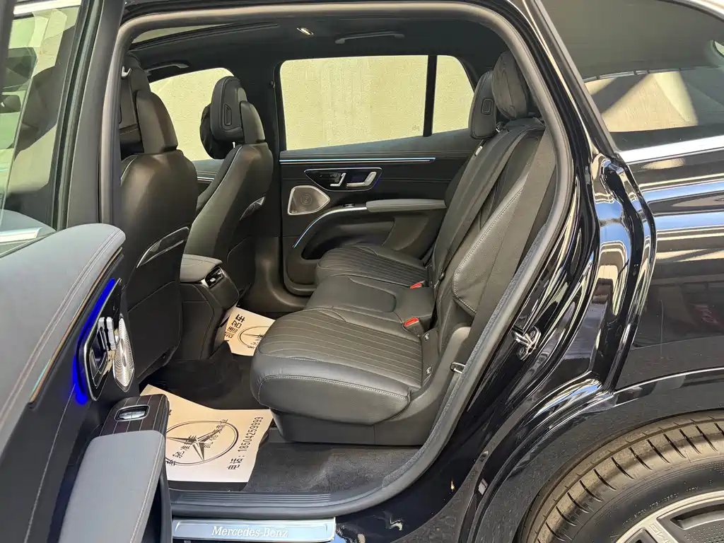 Mercedes-Benz EQS SUV — миниатюра 6