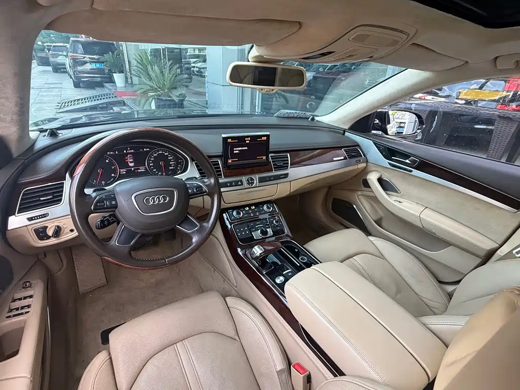 Audi A8 2011 A8L 3.0 TFSI quattro Luxury (245kW