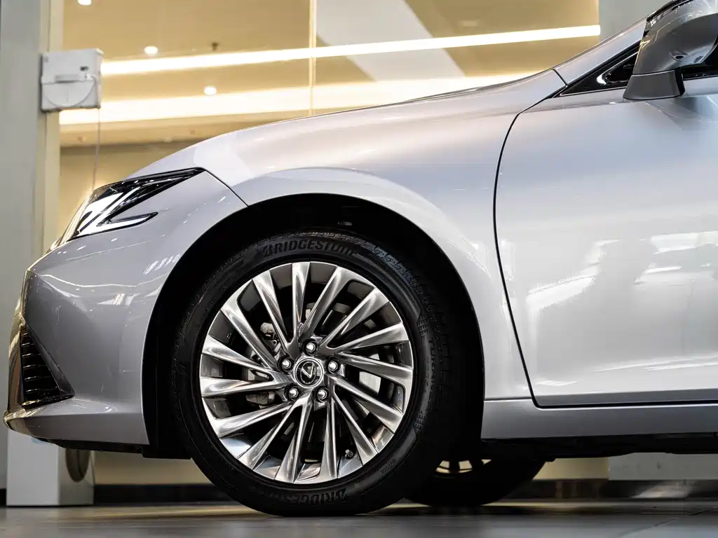 Lexus ES 2025 300h Executive
