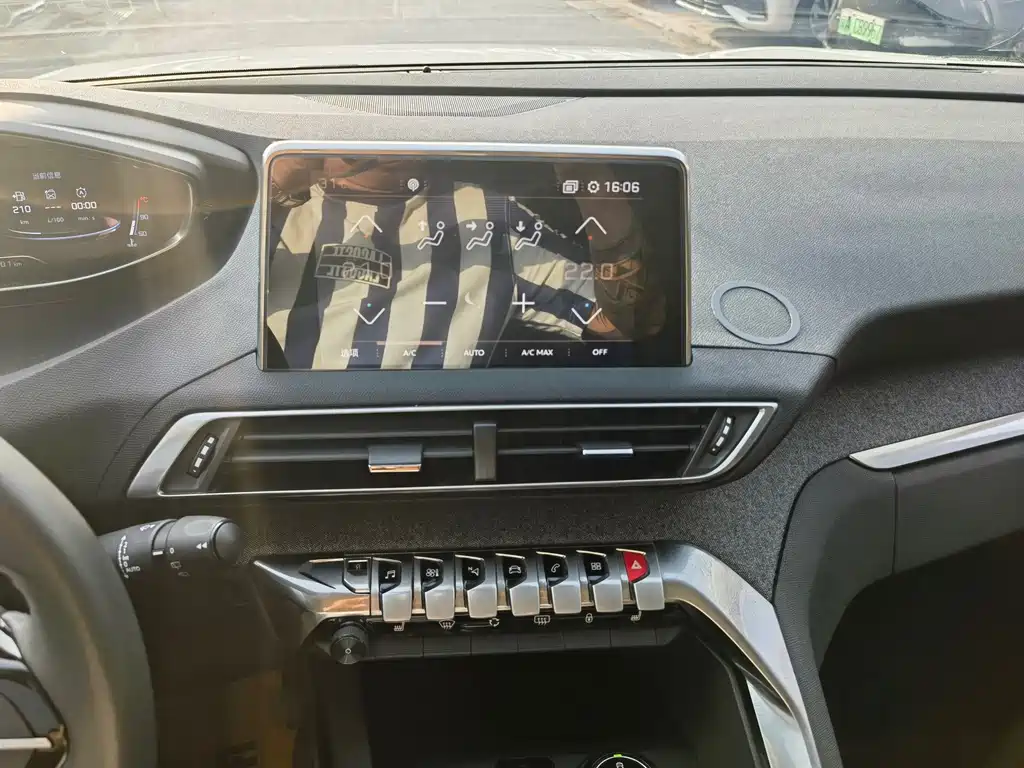 Peugeot 5008 — миниатюра 12