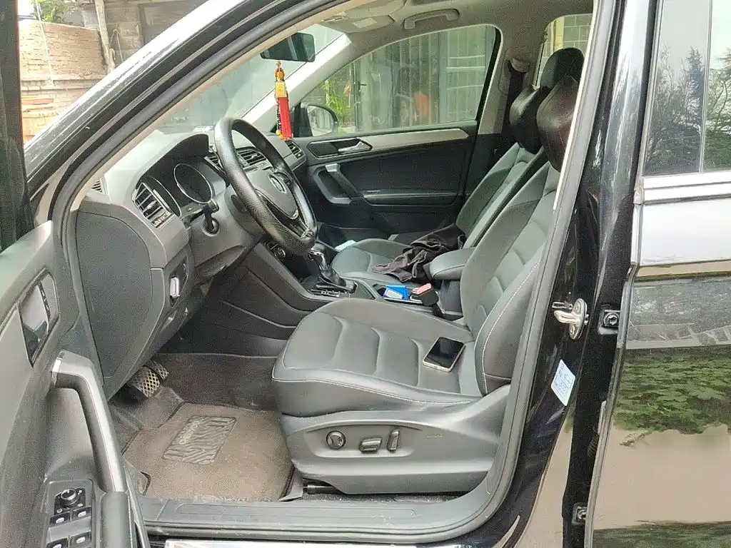 Volkswagen Tiguan L — миниатюра 16