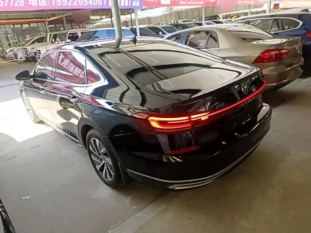 Volkswagen Passat PHEV — миниатюра 5