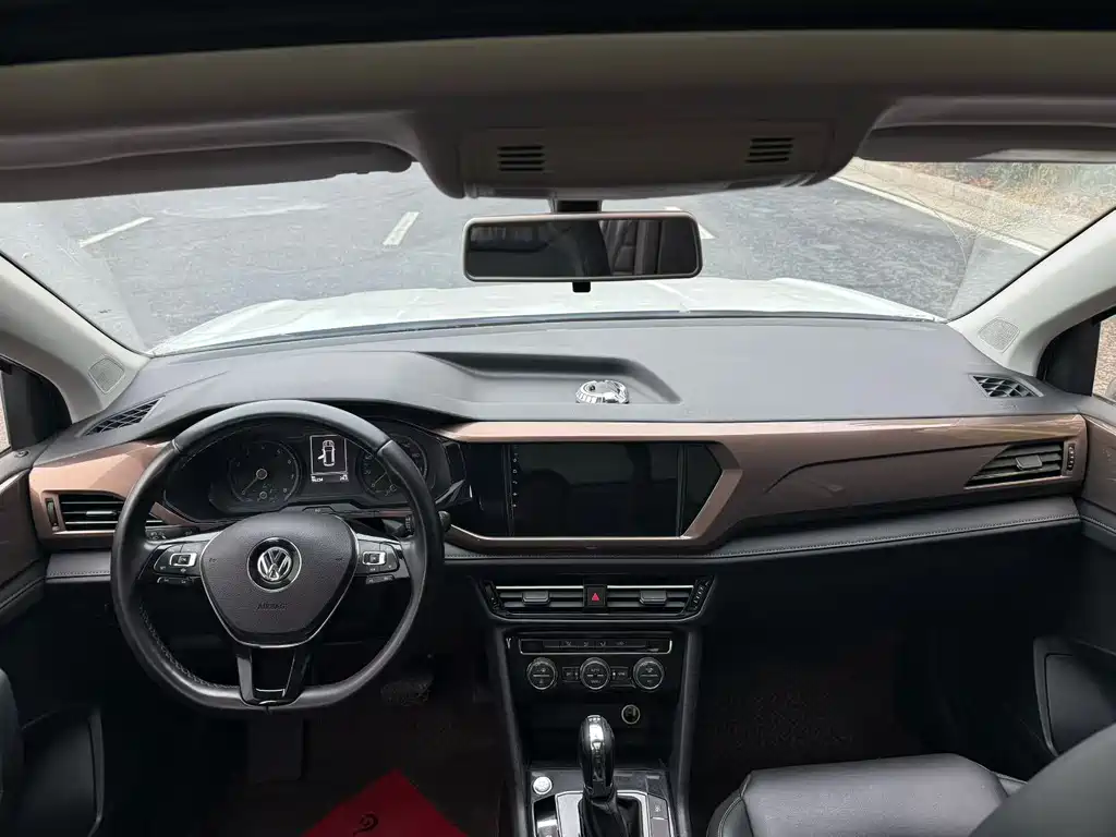 Volkswagen Tharu — миниатюра 5