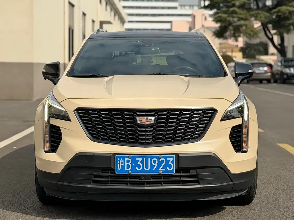 CADILLAC XT4