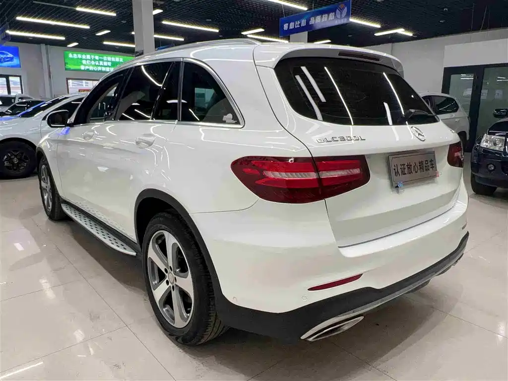 MERCEDES-BENZ GLC