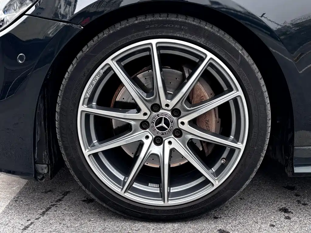 MERCEDES-BENZ E CLASS