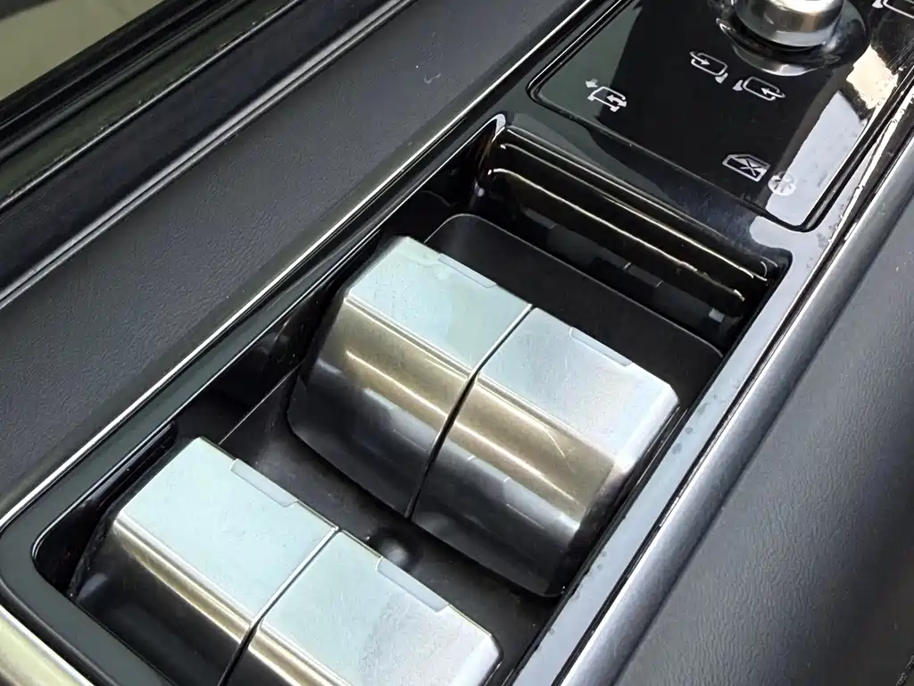 Land Rover Range Rover — миниатюра 11