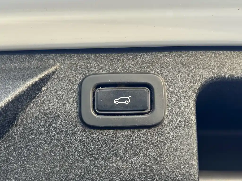 LAND ROVER DISCOVER SPORTS