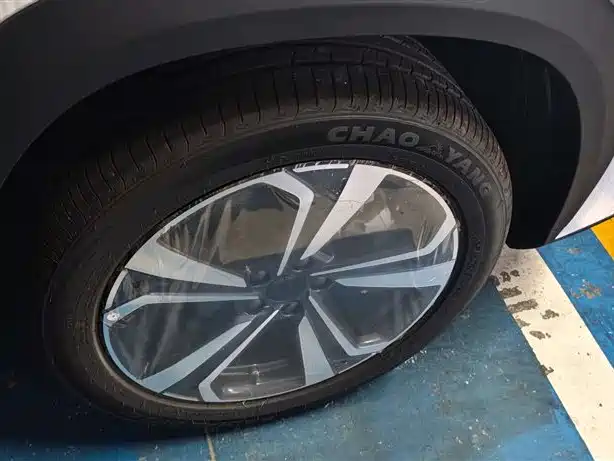 Geely Boyue L L 2025 1.5TD DCT
