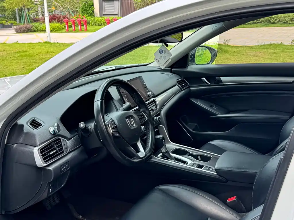 Honda Accord — миниатюра 7