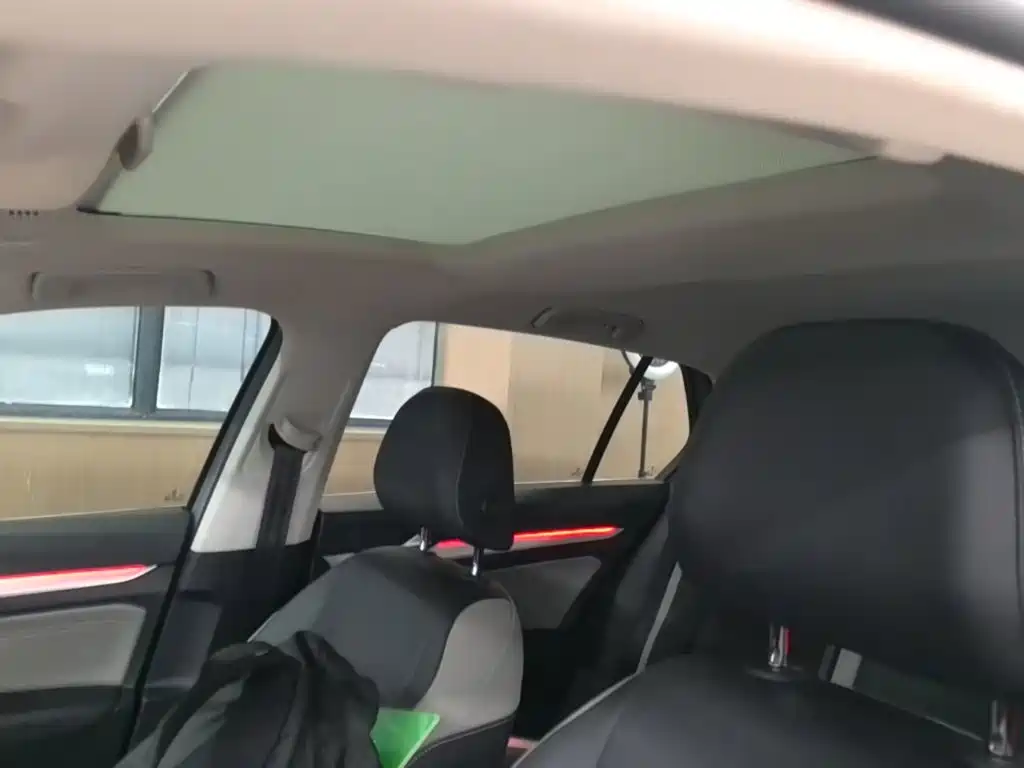Volkswagen Golf — миниатюра 18
