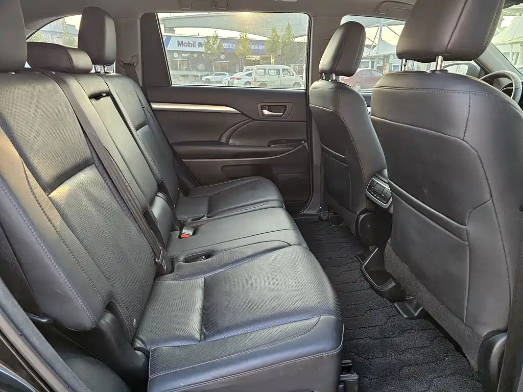 Toyota Highlander — миниатюра 9