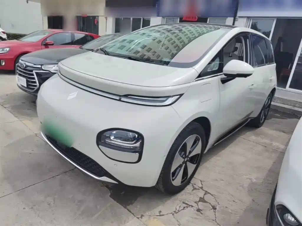 Baojun Yunduo 2024