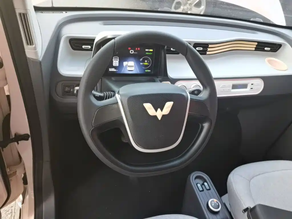 Wuling MINIEV — миниатюра 11