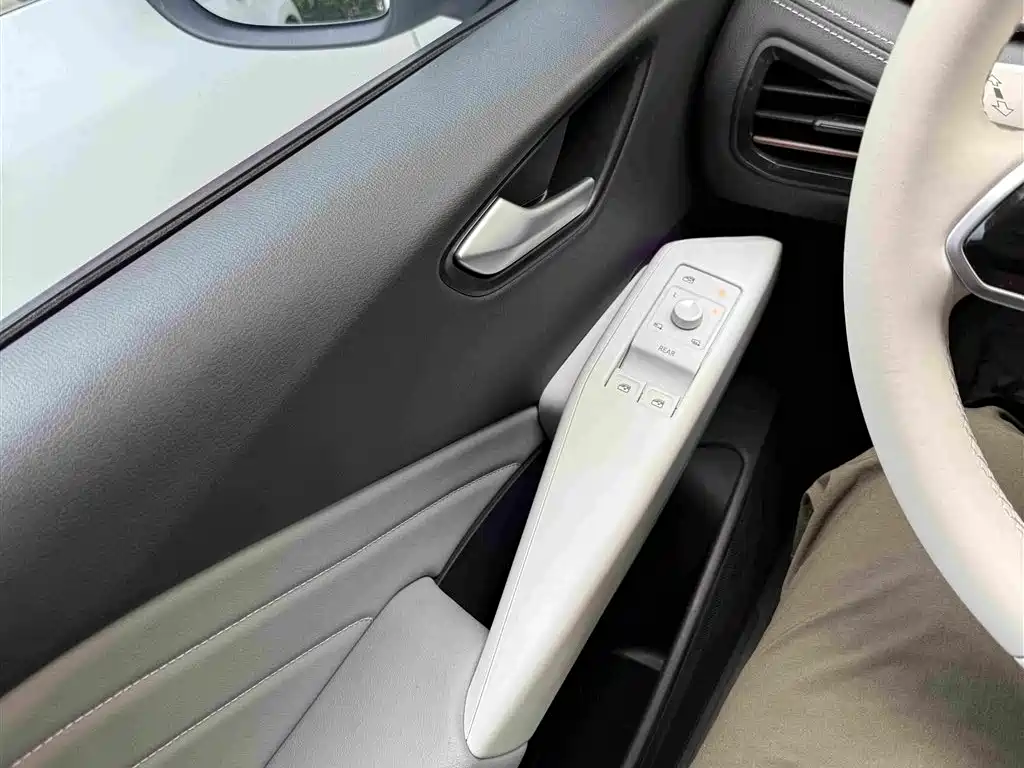 Volkswagen ID.3 — миниатюра 5
