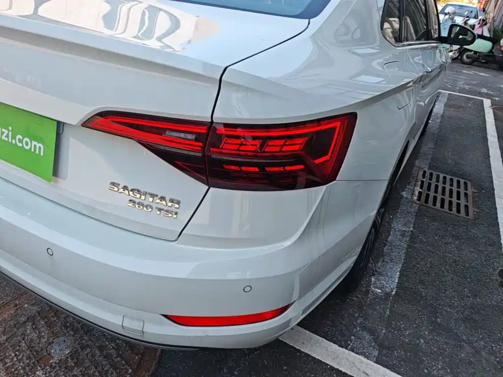 Volkswagen Sagitar — миниатюра 8