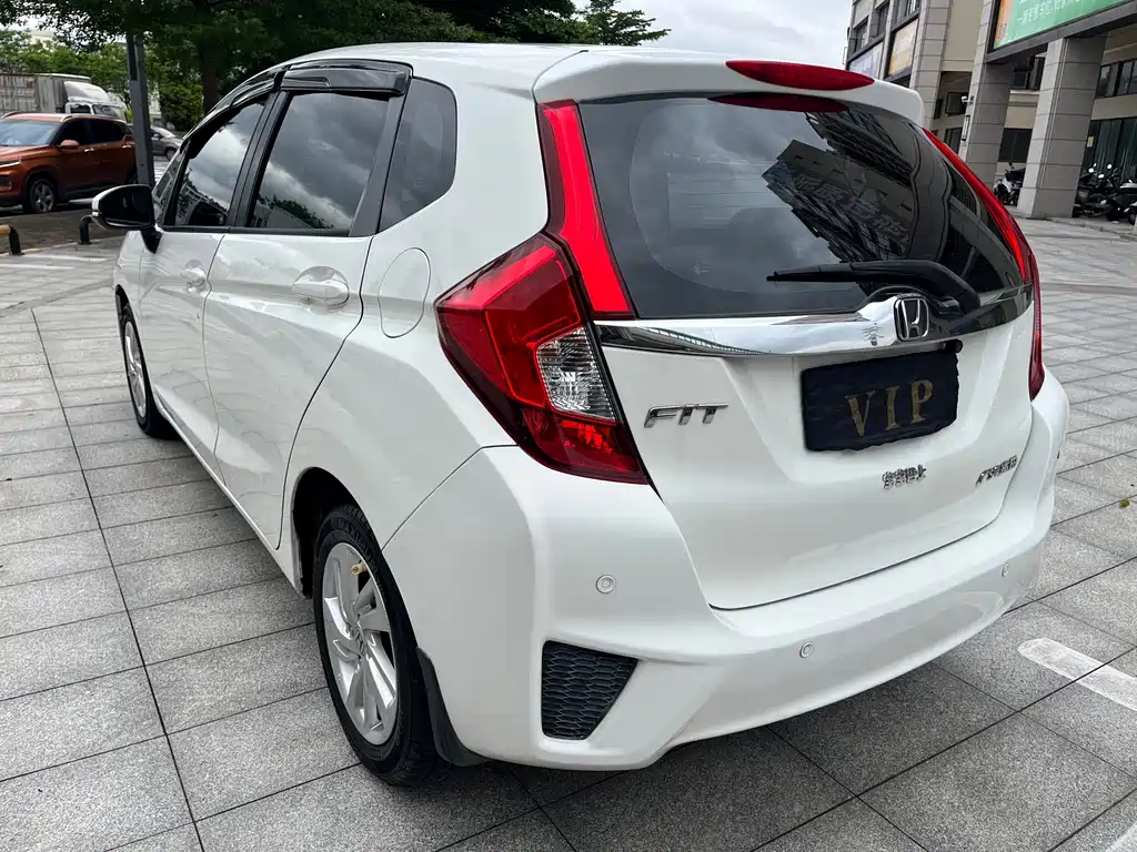 Honda Fit — миниатюра 6