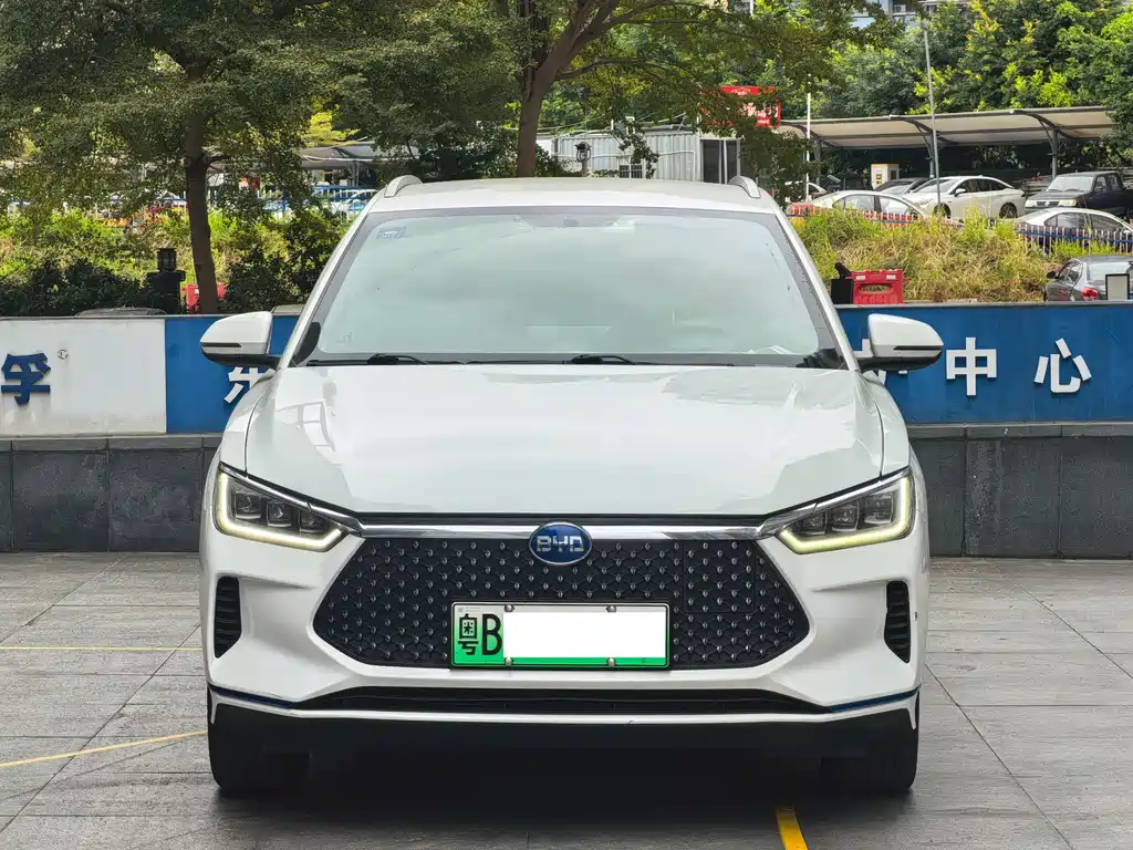 BYD E2