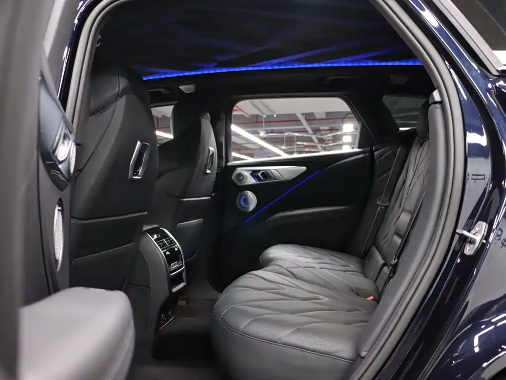 BMW XM — миниатюра 26
