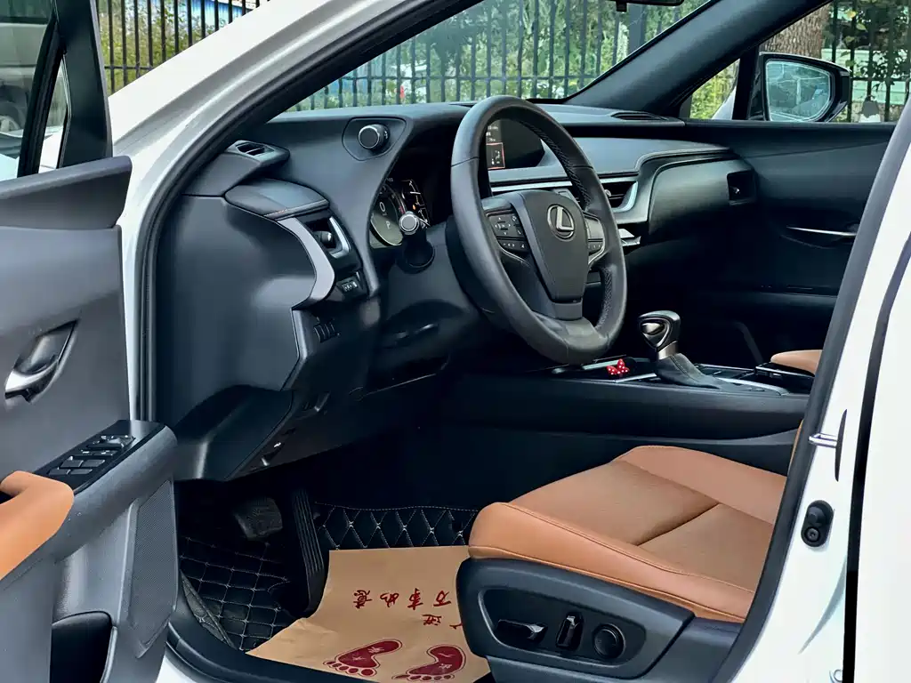 Lexus UX — миниатюра 4