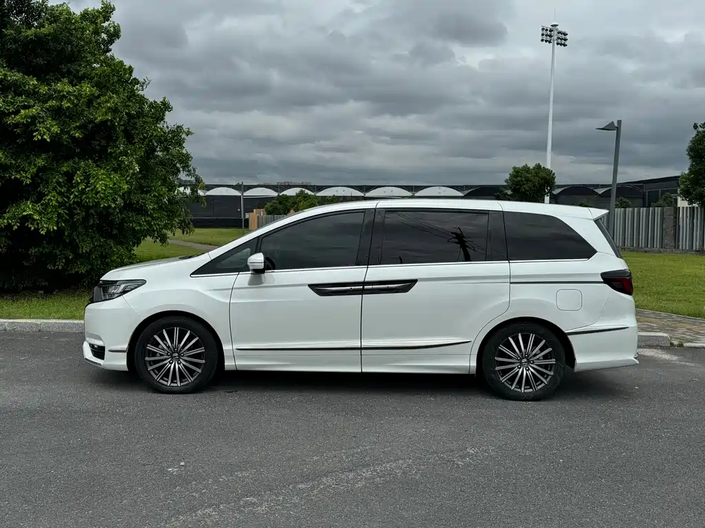 Honda Elysion — миниатюра 3