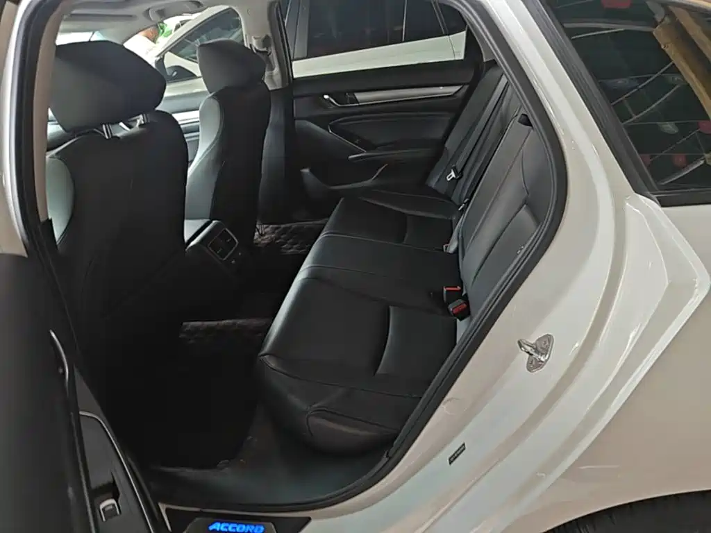 Honda Accord — миниатюра 17