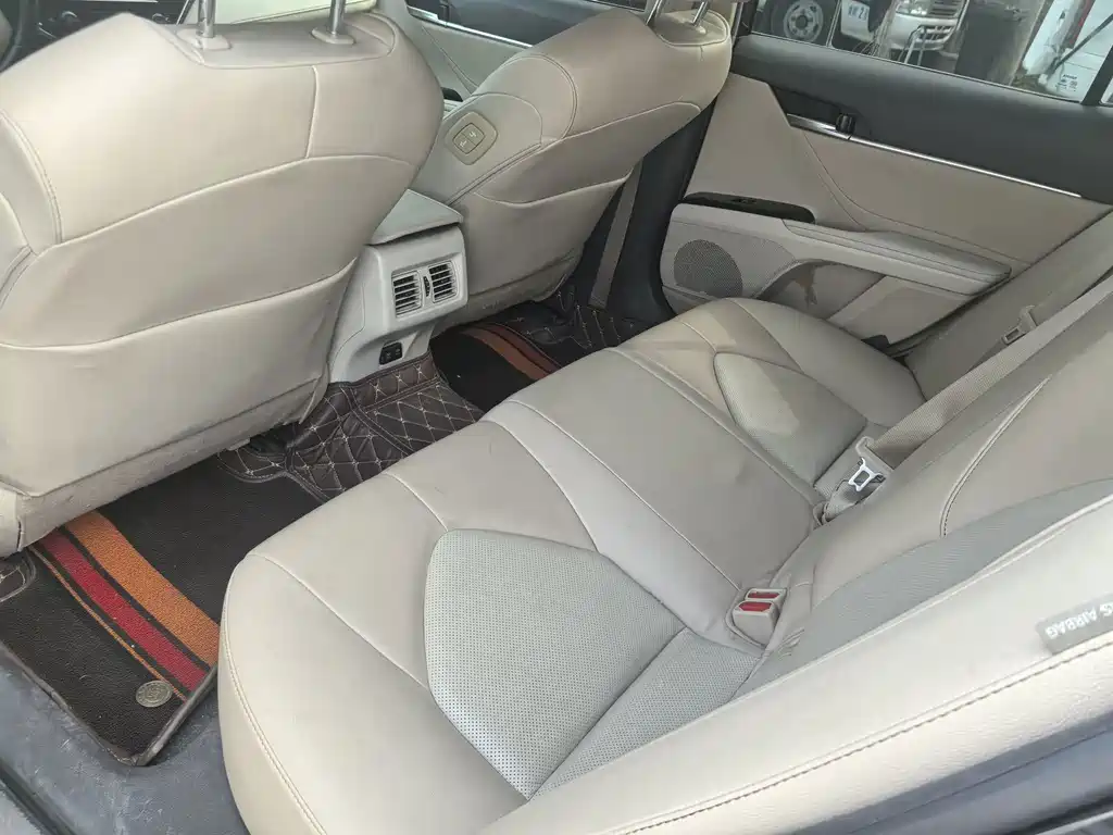 Toyota Camry — миниатюра 6