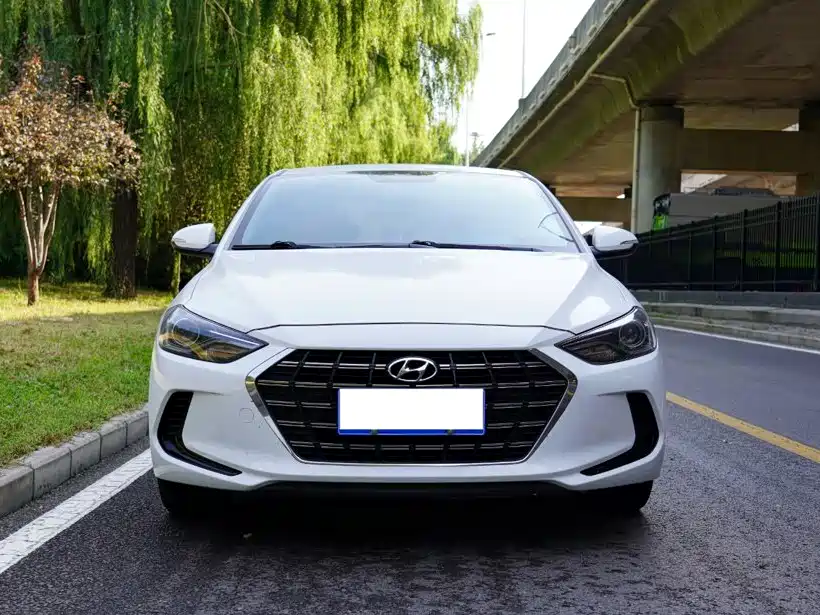 Hyundai Elantra — миниатюра 2