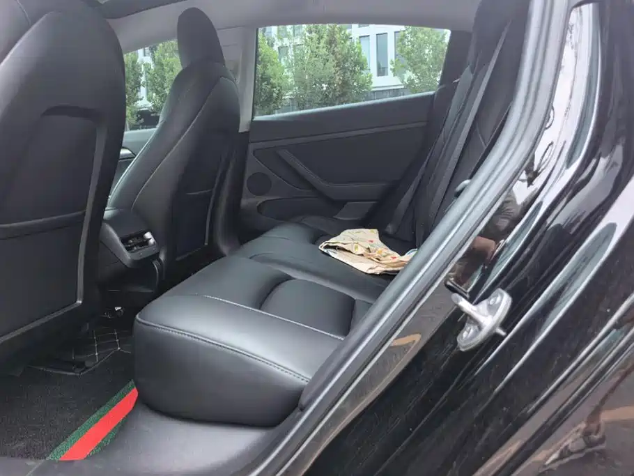 Tesla Model 3 — миниатюра 11
