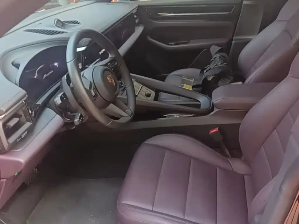 Porsche Macan EV — миниатюра 7