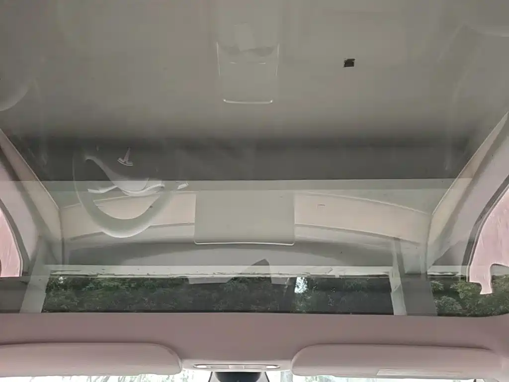 Tesla Model Y — миниатюра 23