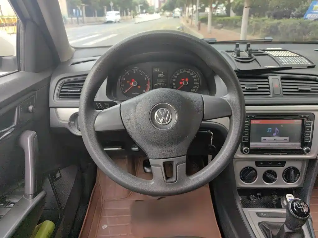 Volkswagen Lavida — миниатюра 3