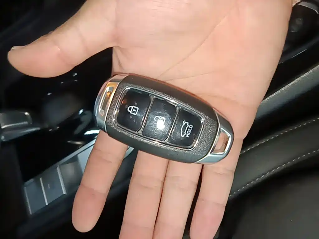 Hyundai Elantra — миниатюра 9