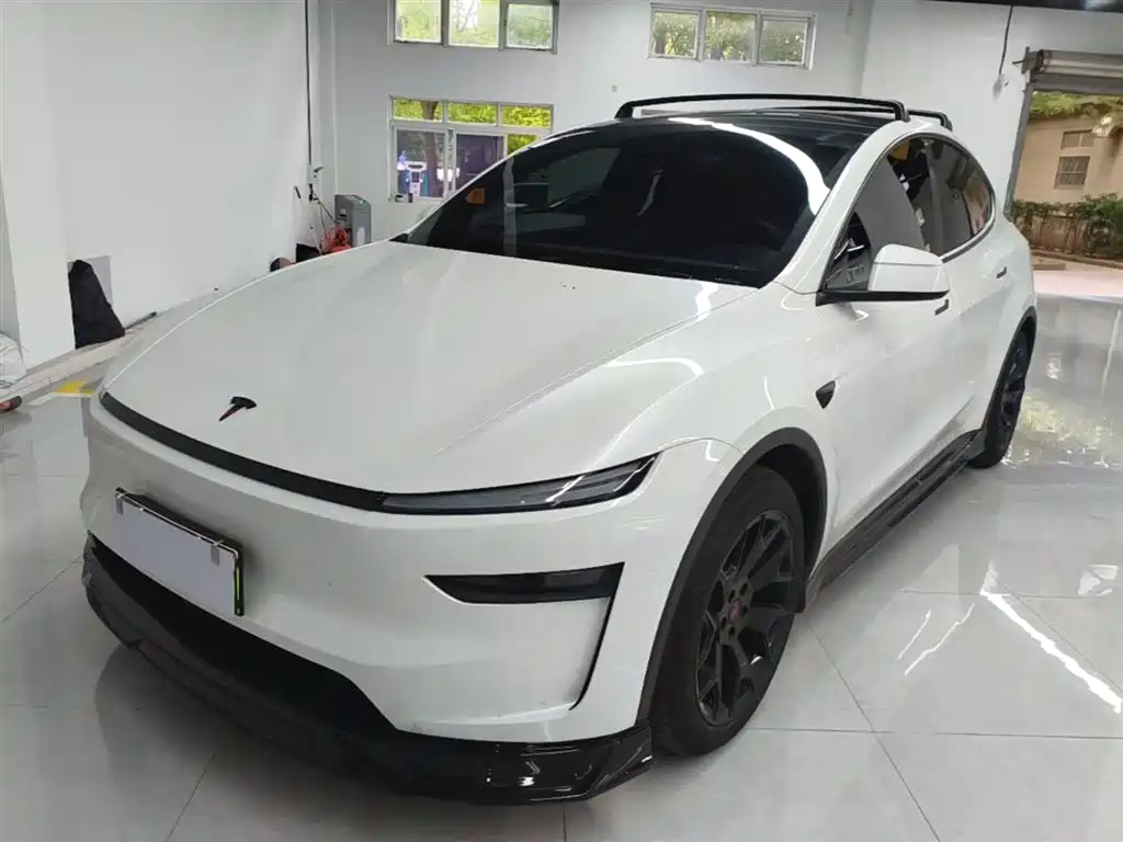 Tesla Model Y L