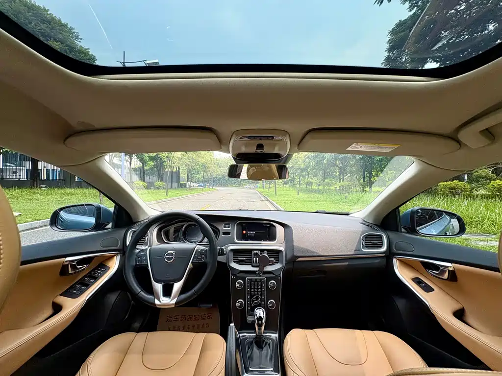 Volvo V40 — миниатюра 9
