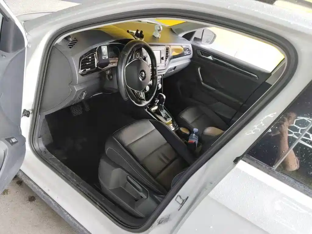 Volkswagen T-Roc — миниатюра 5